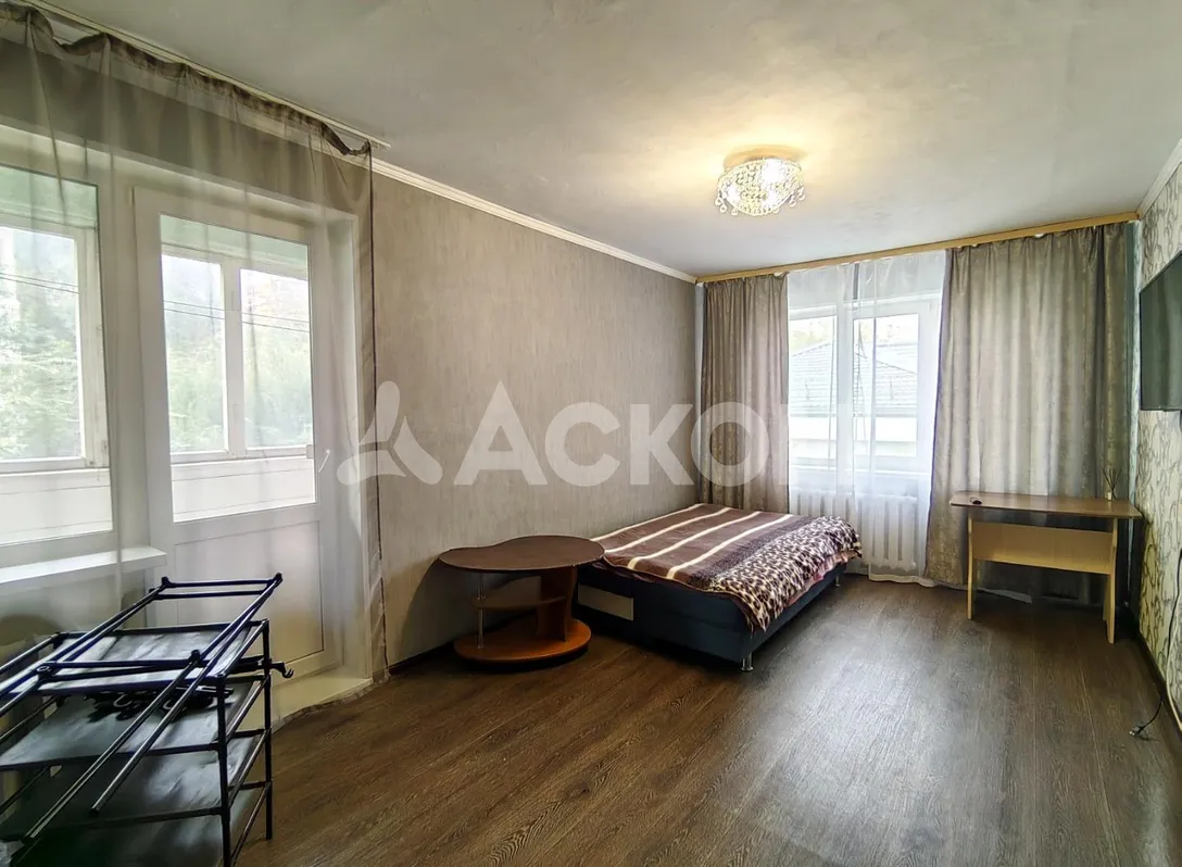 Продам 2-комнатную на Океанском проспекте, 85